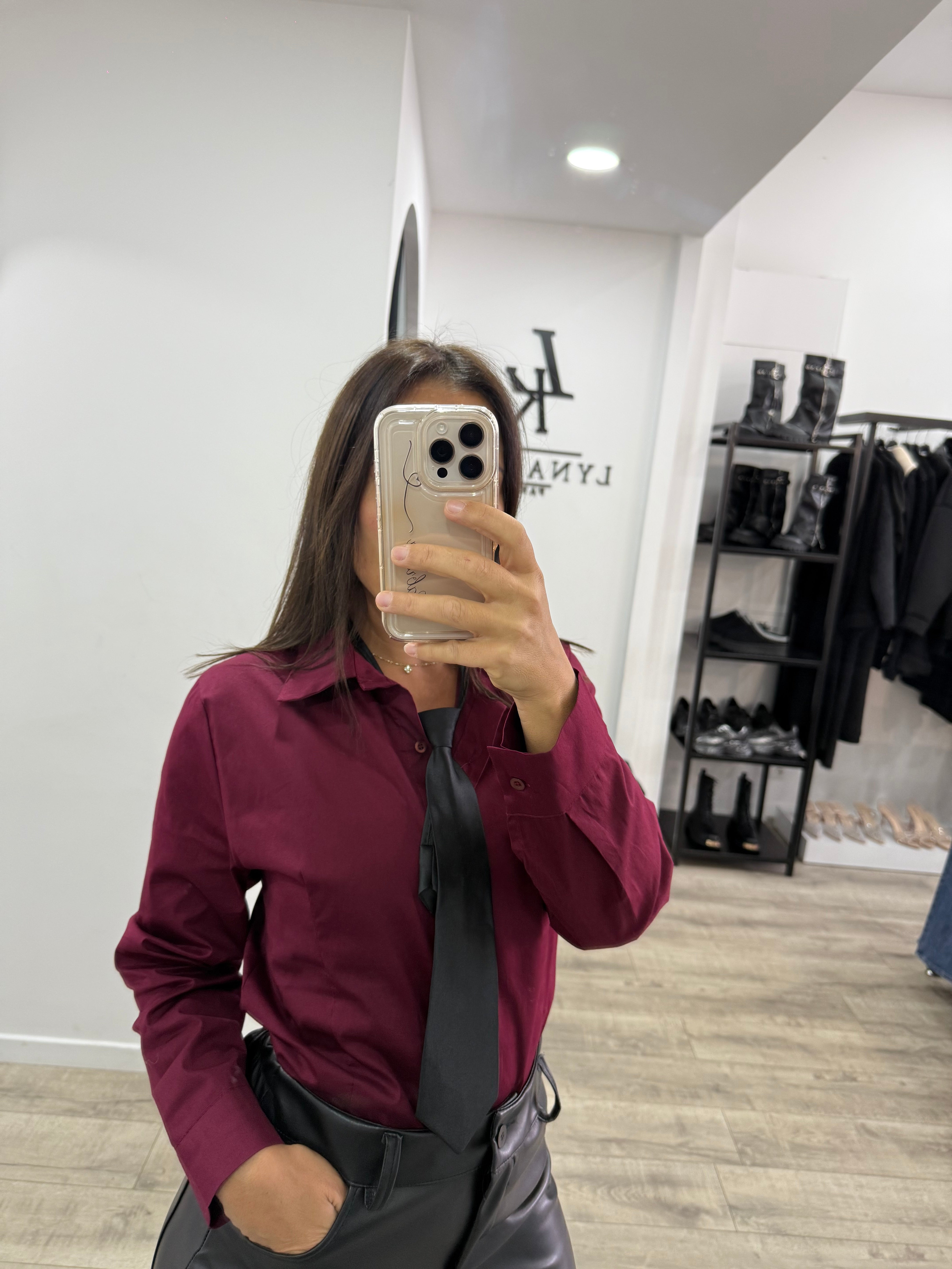 Chemise cravate bordeaux