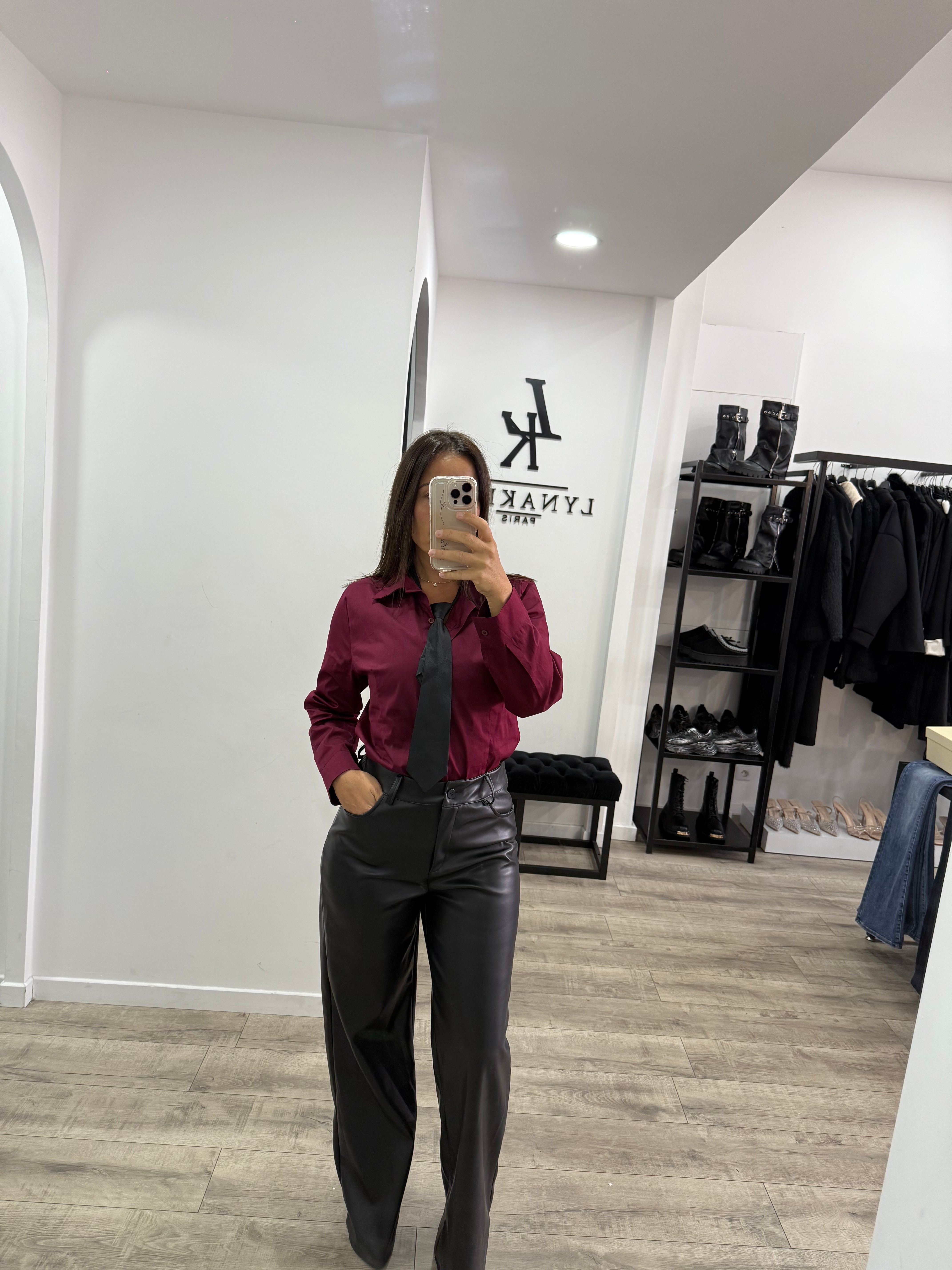 Chemise cravate bordeaux