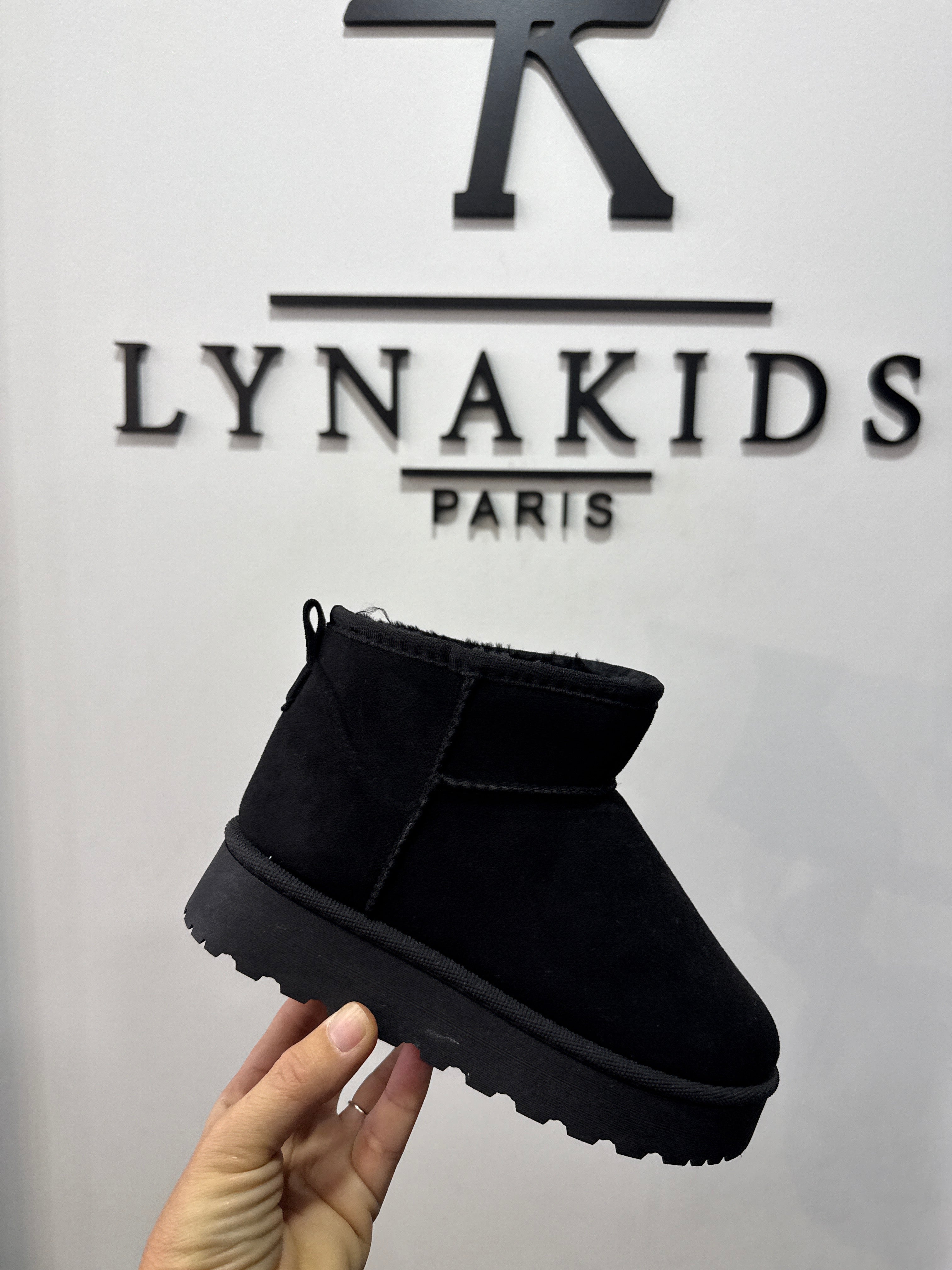 Botte noir inspi ugg