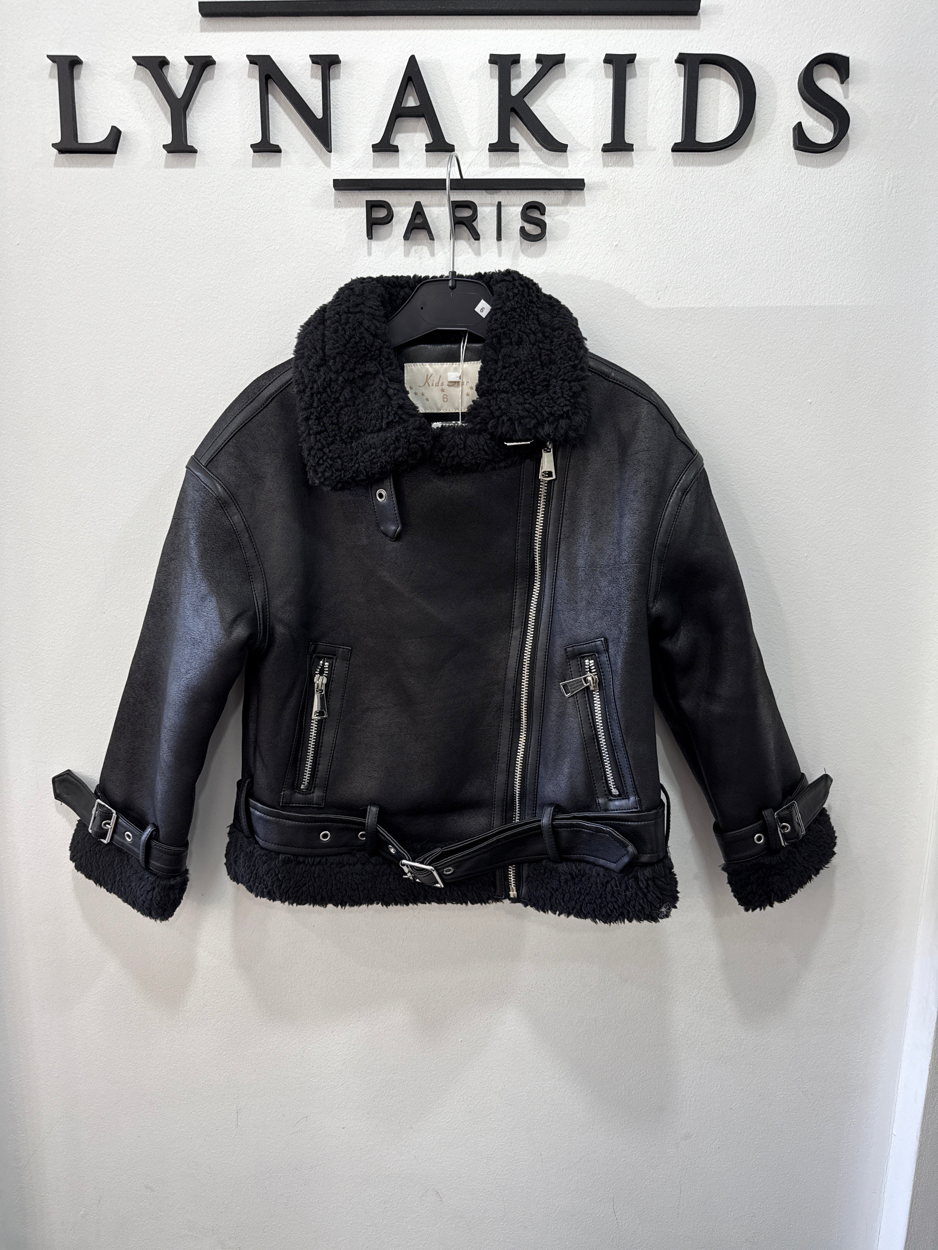 Bombardier full black