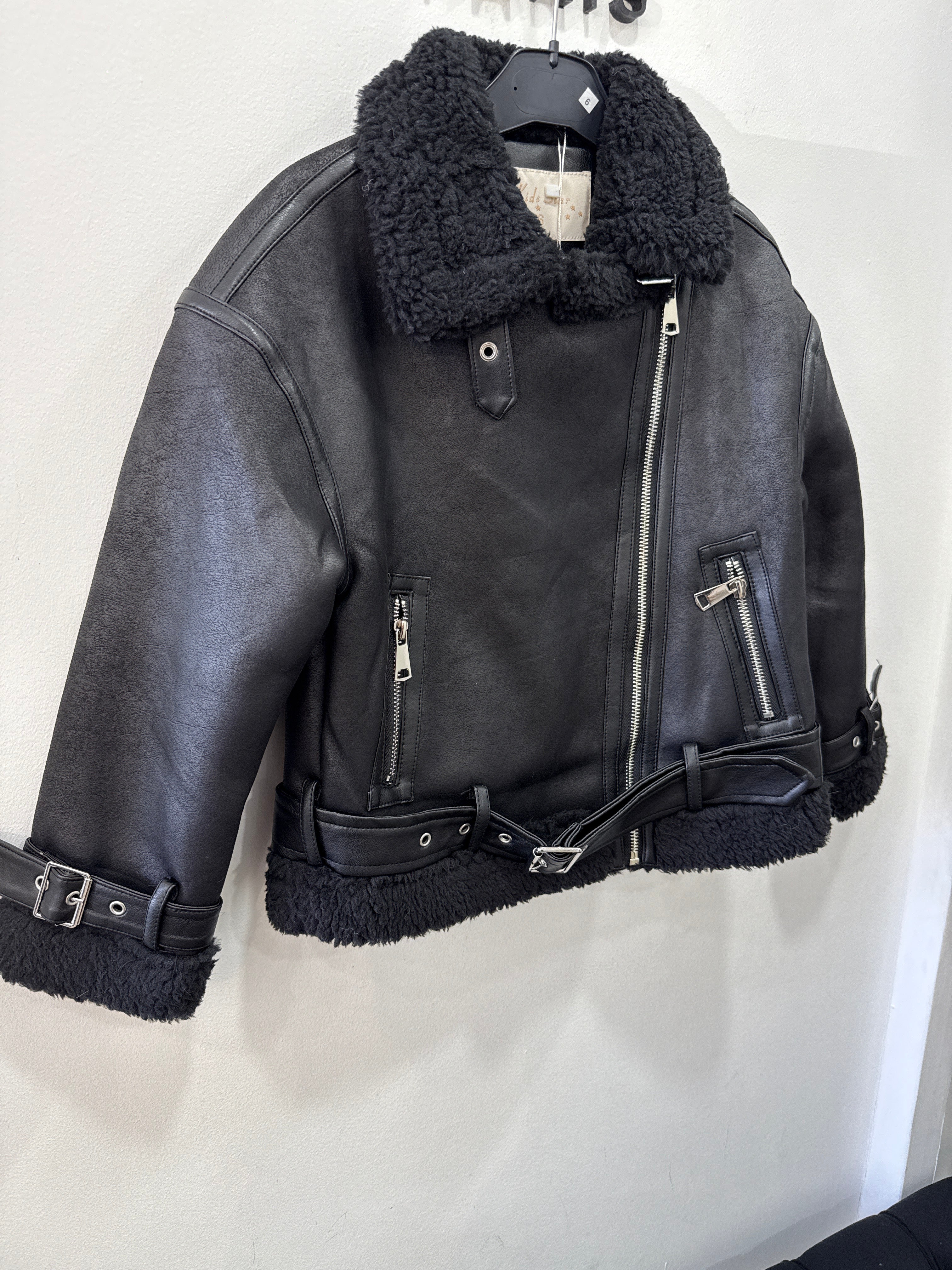 Bombardier full black