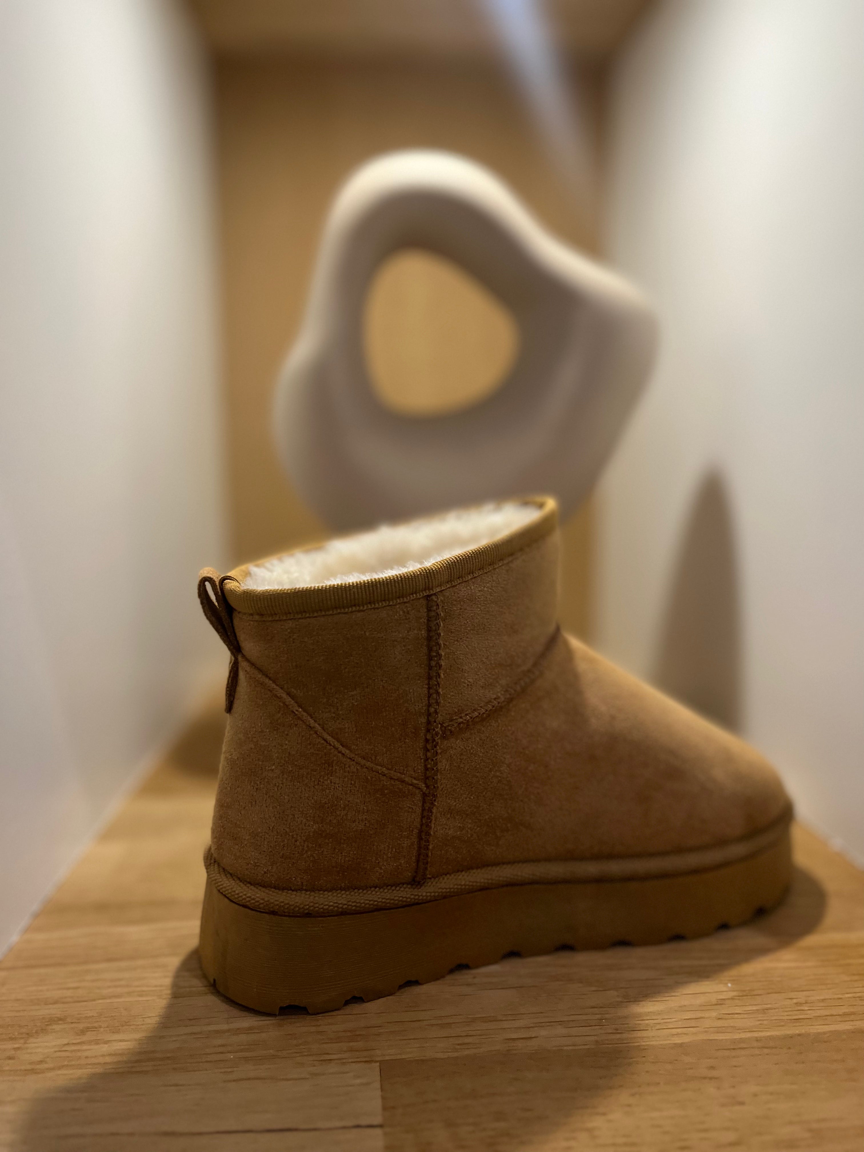 Ugg compensee top